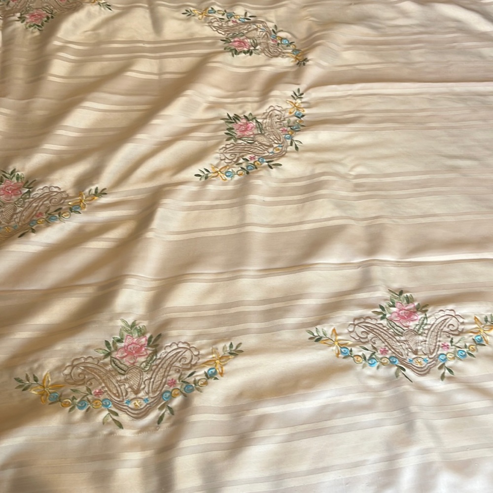 Beautiful vintage table cloth